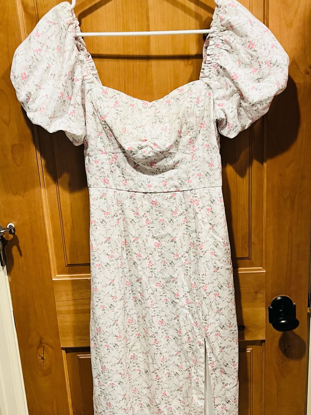 Floral Puff-Sleeve Midi Dress in White and Pink